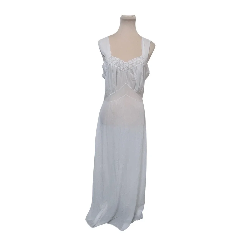 Sans Souci Vintage White Lace Trim  Nightgown Size 7/38 Long Bridal Sleepwear